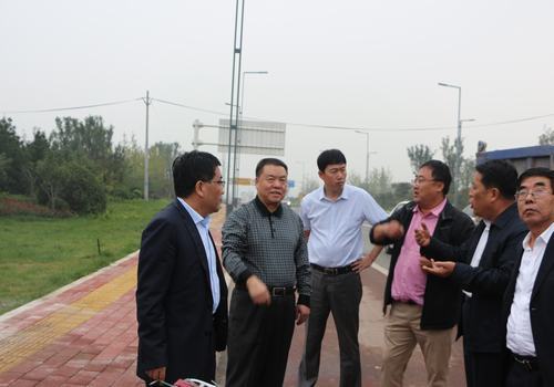 陜煤集團(tuán)總經(jīng)理助理、建設(shè)集團(tuán)聯(lián)合黨委書記、董事長寧興剛節(jié)日期間深入寶雞分公司施工現(xiàn)場視察慰問