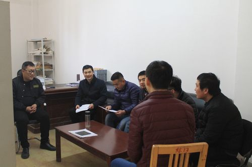 銅煤公司基層項(xiàng)目部開(kāi)展“自己找、同事提”對(duì)照檢查活動(dòng)