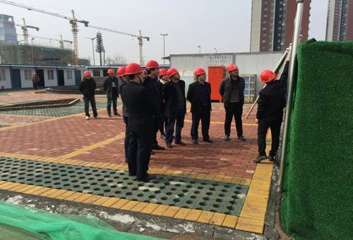 建設(shè)集團(tuán)副總工程師陶波一行蒞臨銅煤公司承建的藍(lán)山水岸工地檢查指導(dǎo)工作