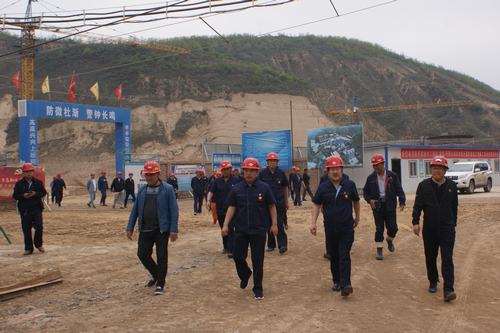 延能集團黨委書記、董事長劉浩興一行蒞臨視察陜煤建設(shè)集團礦建二公司車村項目部