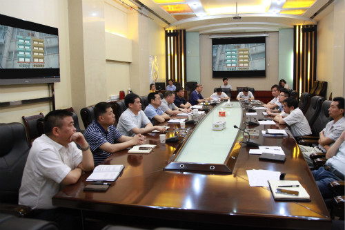 陜煤建設組織干部觀看安全生產(chǎn)警示教育片