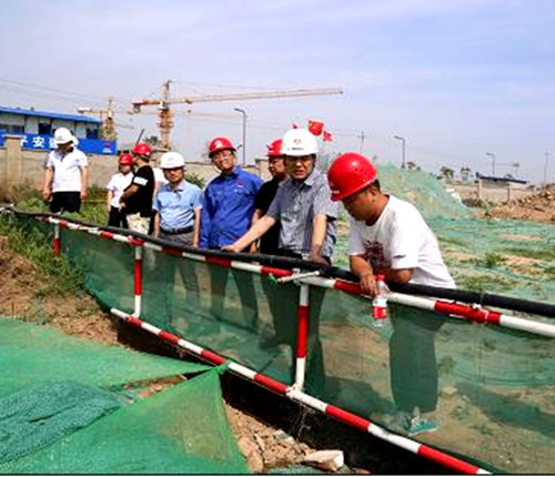 侯本英一行深入西安片區(qū)施工現(xiàn)場(chǎng)檢查指導(dǎo)工作