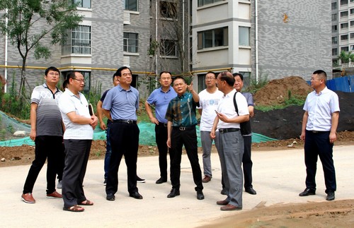銅川礦業(yè)公司領(lǐng)導(dǎo)深入銅煤1#、2#小區(qū)施工現(xiàn)場(chǎng)回訪檢查項(xiàng)目建設(shè)工作