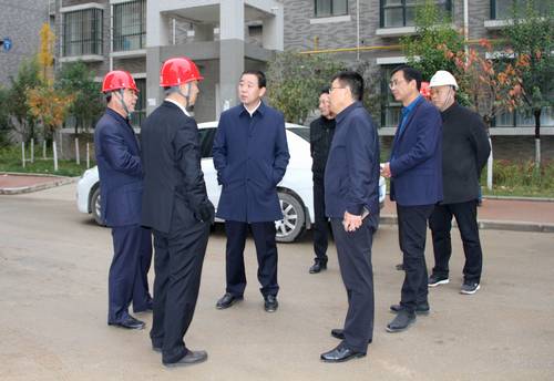 銅川市副市長(zhǎng)高毅蒞臨銅煤1#、2#小區(qū)現(xiàn)場(chǎng)調(diào)研檢查供暖準(zhǔn)備工作