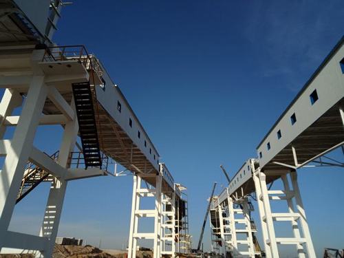 陜煤建設(shè)澄合分公司“土安”聯(lián)手見(jiàn)證小保當(dāng)火車裝車末煤系統(tǒng)首次出煤