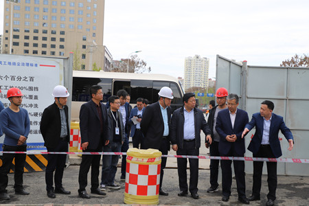 漢中市市長(zhǎng)方紅衛(wèi)來(lái)陜煤建設(shè)漢中入城快速干道金華路項(xiàng)目調(diào)研