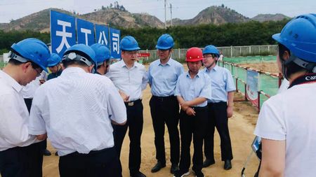 副省長方光華蒞臨陜煤建設(shè)天工公司子洲天芪項目指導(dǎo)工作