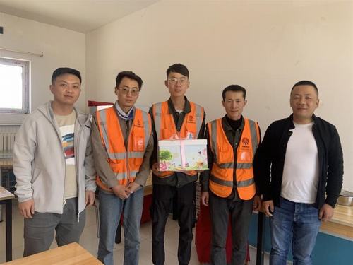 陜煤建設銅煤公司第十六項目部為職工舉辦“不負韶華時光，愛與責任同行”月度主題生日會