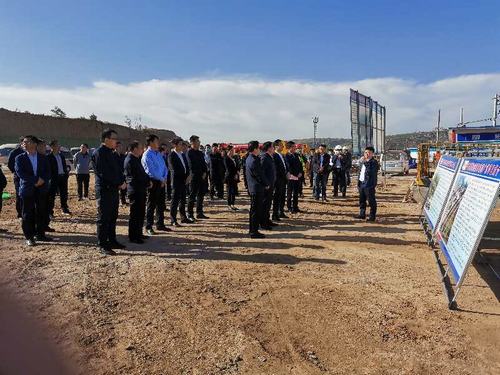 彬州市市長王宏志蒞臨銀西高鐵站前廣場項目實地傳達(dá)習(xí)近平總書記來陜視察重要指示精神