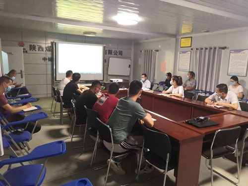 陜煤建設(shè)天工公司：學(xué)文件正確引導(dǎo)，促廉潔永不褪色