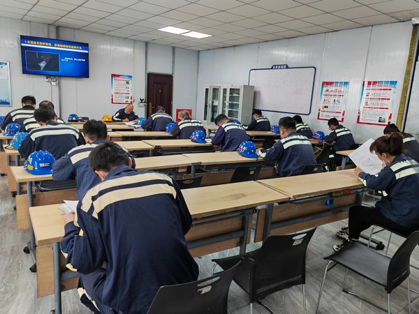 陜煤建設(shè)洗選煤運(yùn)營公司紅柳林洗煤廠項(xiàng)目部：暢通機(jī)電“毛細(xì)血管，護(hù)好安全“大心臟”