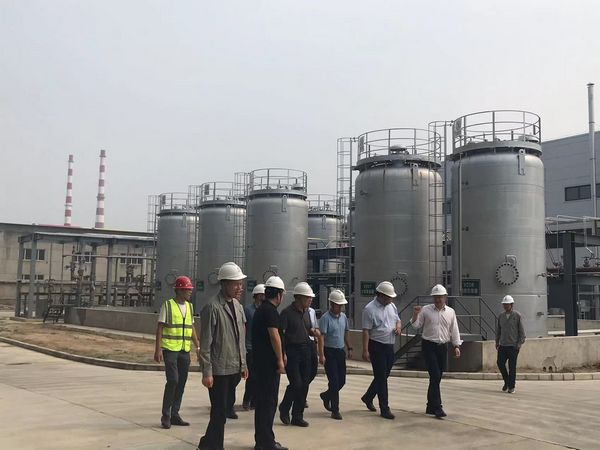 陜煤集團基本建設(shè)管理部主任李云鵬蒞臨渭南陜煤啟辰科技有限公司3萬噸/年礦用高分子材料工業(yè)化示范項目試生產(chǎn)條件驗收會