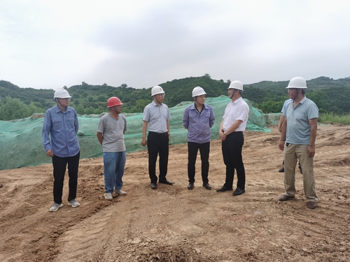 陜煤建設(shè)西北分公司：隴縣縣委副書記翟建平一行到隴縣100MW 農(nóng)光互補(bǔ)發(fā)電項(xiàng)目檢查指導(dǎo)