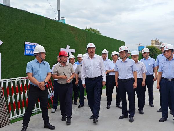 陜煤集團(tuán)黨委副書記、思創(chuàng)高管院執(zhí)行院長張海泉一行蒞臨陜煤建設(shè)天工公司漢陰縣實驗中學(xué)二期項目指導(dǎo)調(diào)研