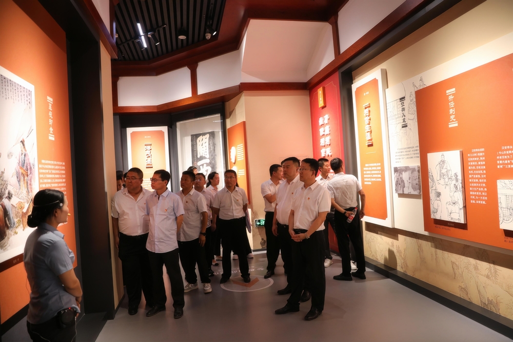 陜煤建設(shè)路橋分公司開展“學紀正風強黨性 知規(guī)踐行守初心”主題黨日活動
