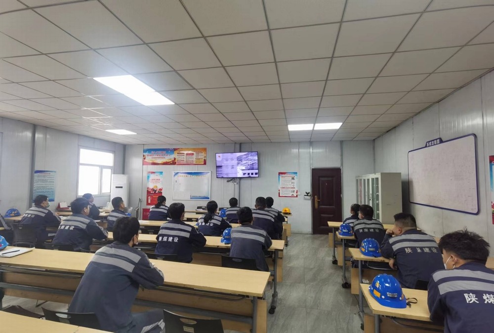 陜煤建設洗選煤運營公司紅柳林洗煤廠項目部：把穩(wěn)黨建“方向盤” 提振創(chuàng)效“精氣神”