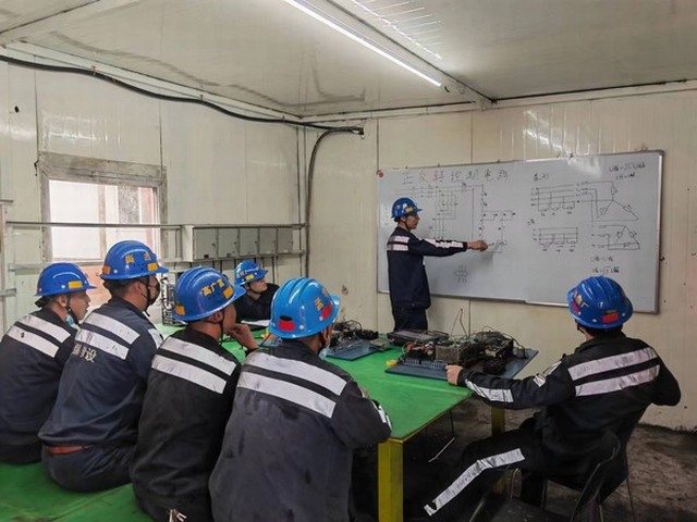 陜煤建設(shè)洗選煤運(yùn)營(yíng)公司紅柳林洗煤廠項(xiàng)目部：鑄就安全“銅錢鐵壁” 共繪國(guó)慶盛典“紅”圖