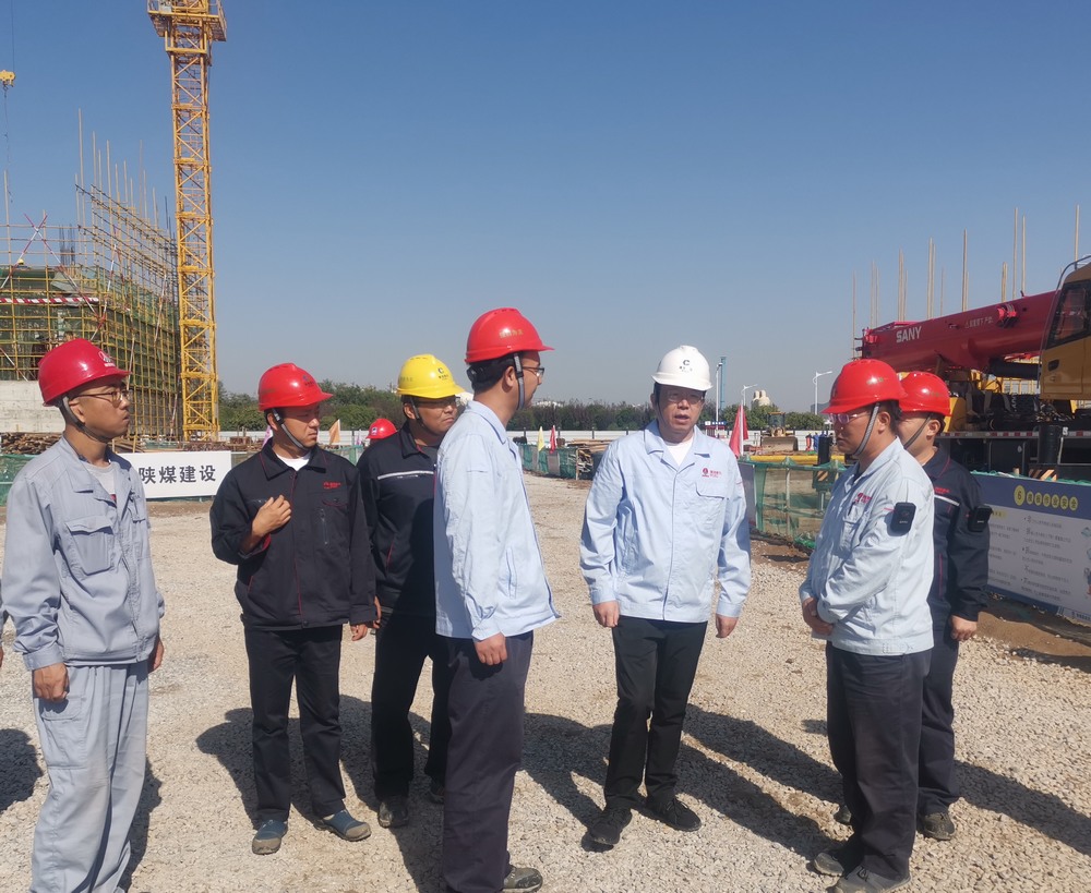 蒲城清潔能源化工有限責任公司黨委書記、董事長封建利一行深入陜煤建設(shè)天工公司基層項目部檢查指導
