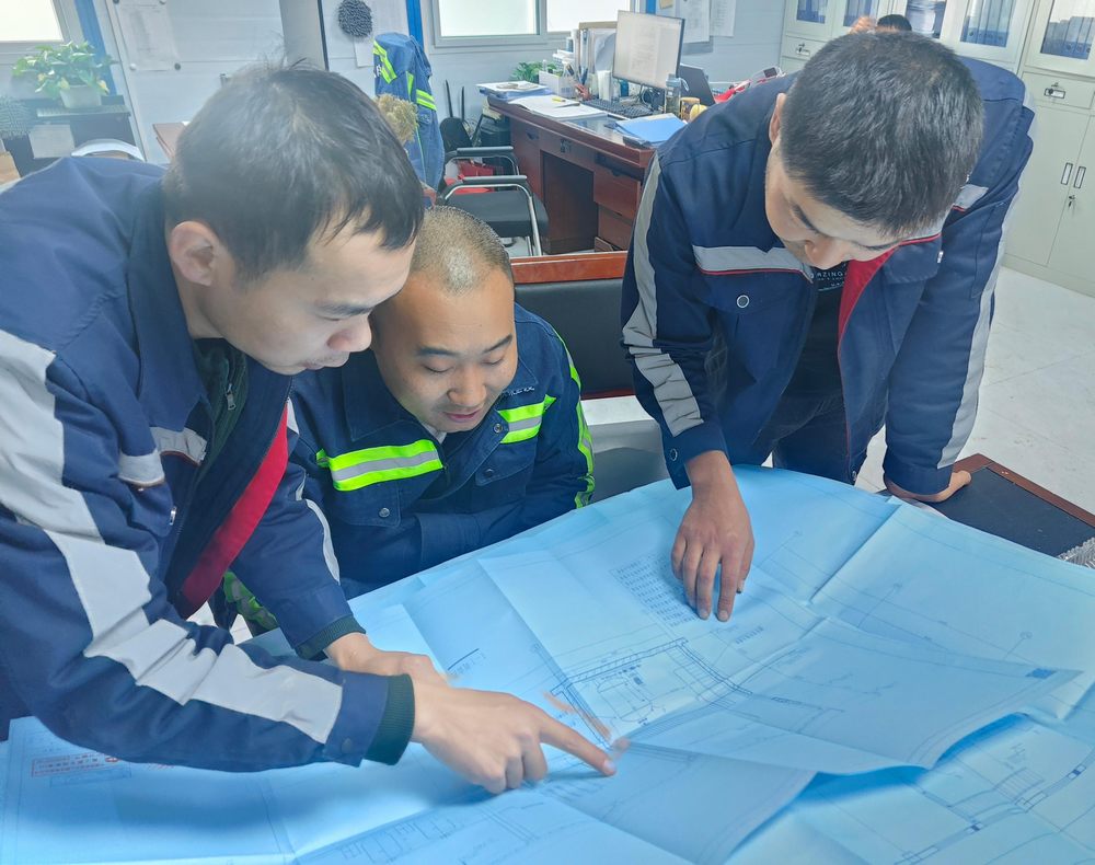 陜煤建設(shè)機(jī)電安裝公司：趙石畔煤礦301盤區(qū)變電所送電成功