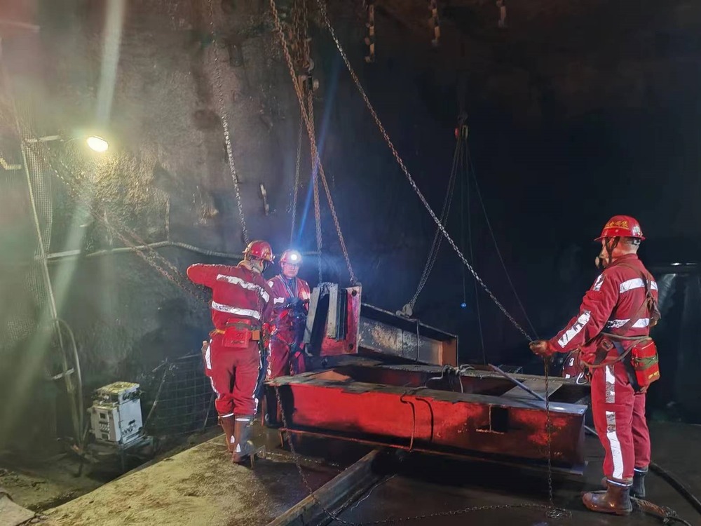 陜煤建設(shè)機(jī)電安裝公司：崗位上的春節(jié)，他們的堅(jiān)守很 “燃”