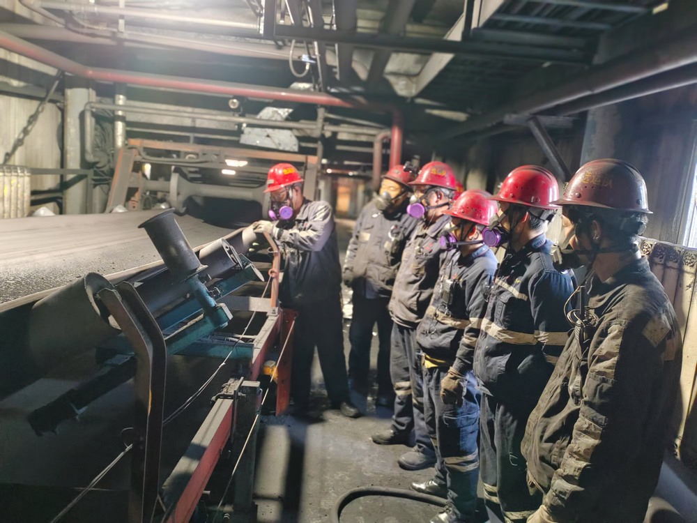 陜煤建設(shè)洗選煤運營公司澄合山陽運營項目部：擰緊班組“安全閥”，奏響生產(chǎn)“交響曲”