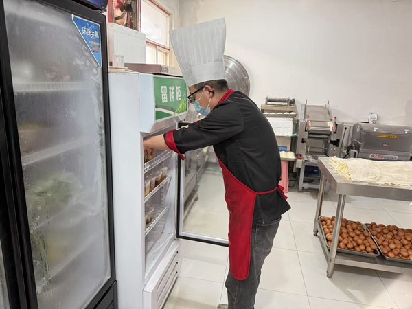 陜煤建設(shè)煤礦運(yùn)營(yíng)服務(wù)分公司：后勤保障再升級(jí) 職工幸?！皾M(mǎn)格電”