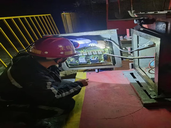 陜煤建設(shè)煤礦運營服務(wù)分公司:“五一”節(jié)日的堅守擔當