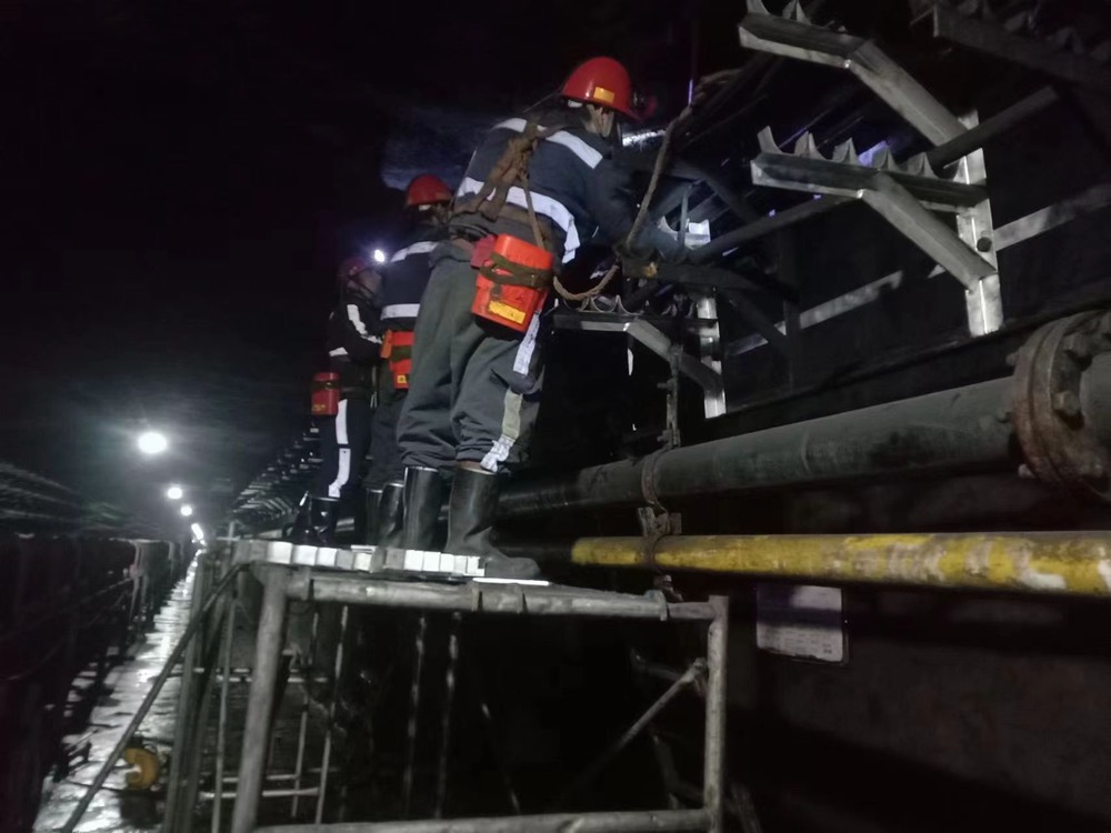 陜煤建設(shè)韓城分公司張家峁項(xiàng)目部：井下電纜托架更換工程順利通過(guò)竣工驗(yàn)收