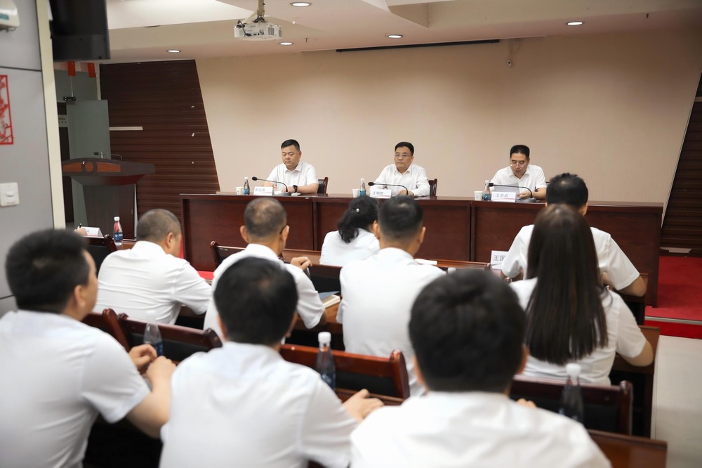 集團(tuán)領(lǐng)導(dǎo)到所屬單位開(kāi)展調(diào)研