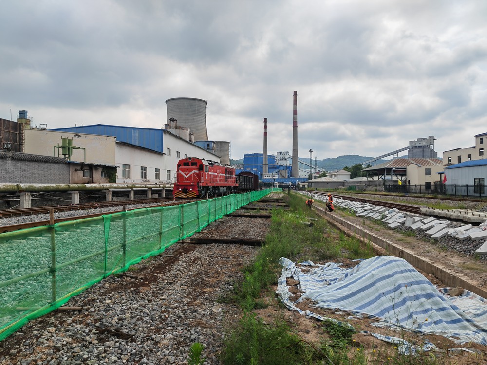 陜煤建設路橋分公司黃陵項目部迎雨季、戰(zhàn)酷暑、攻堅沖刺保工期