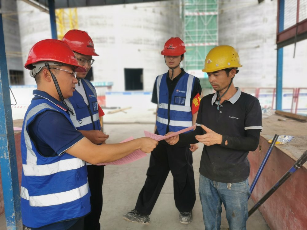 “炎值”勁爆！看陜煤建設(shè)韓城分公司土建十一項(xiàng)目部如何積極應(yīng)對(duì)高溫“烤”驗(yàn)