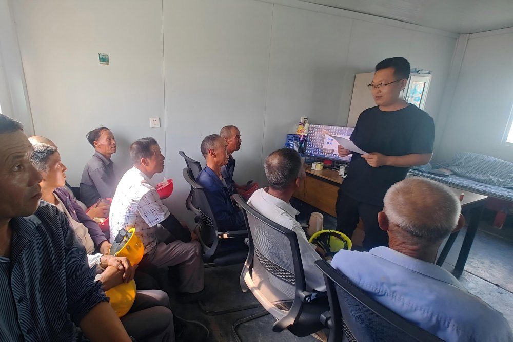 “薪”事落地！陜煤建設(shè)路橋分公司專項監(jiān)督讓農(nóng)民工子女安心上學