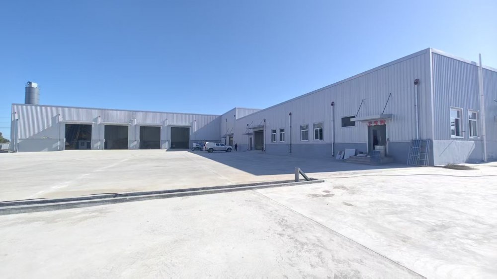 陜煤建設路橋分公司胡家河煤礦二號風井及附屬工程膠輪車庫、材料庫、砂石料庫工程通過預驗收