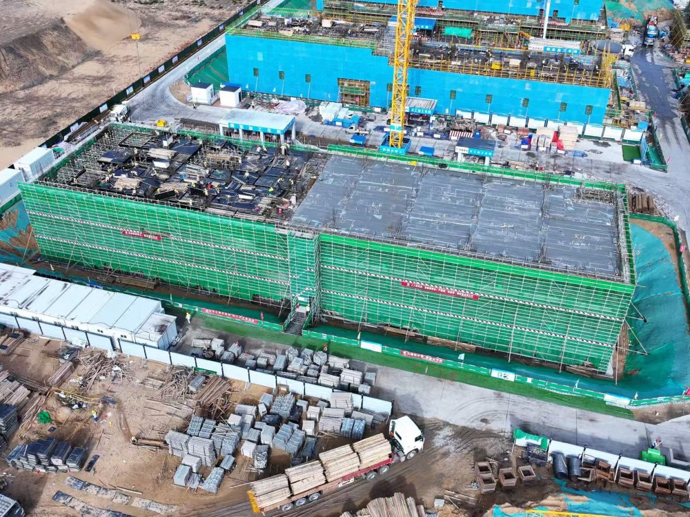 戰(zhàn)荒漠、搶節(jié)點(diǎn)！陜煤建設(shè)天工公司土建第五項(xiàng)目部以“鐵軍擔(dān)當(dāng)”推進(jìn)榆林化學(xué)二期建設(shè)