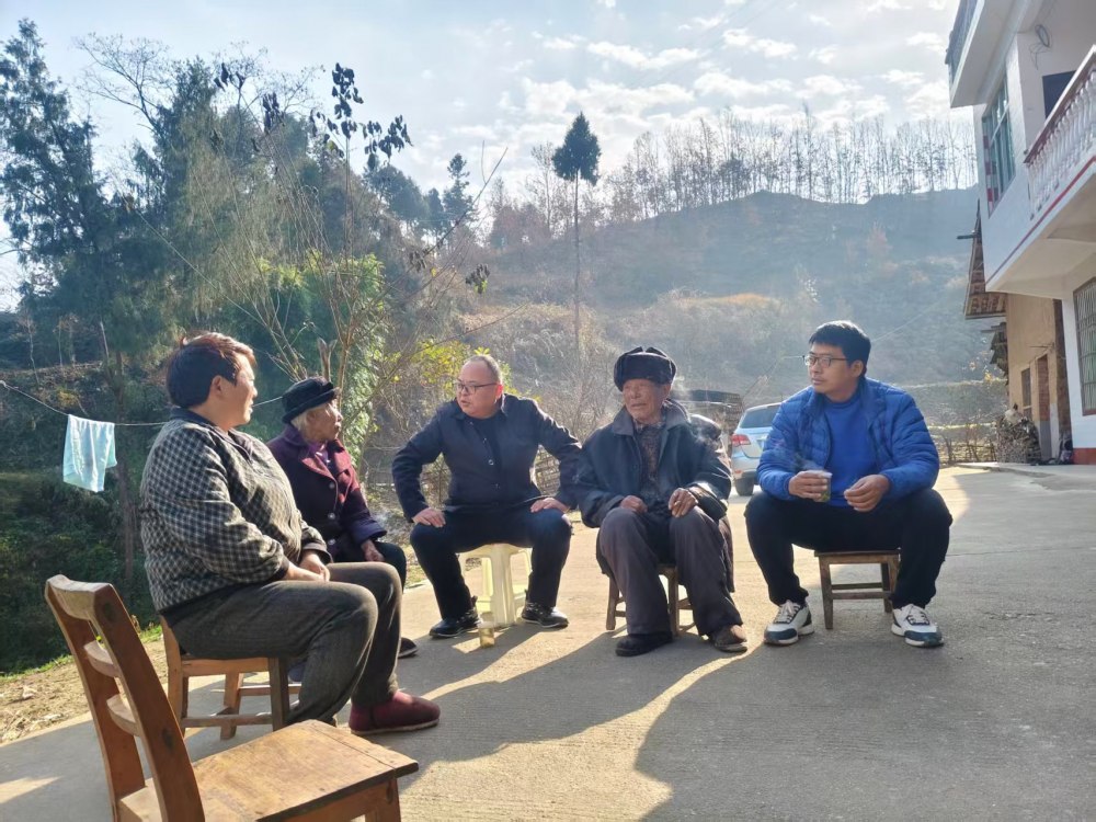 陜煤建設(shè)定點(diǎn)幫扶村：冬日入戶送服務(wù) 民生保障“不降溫”