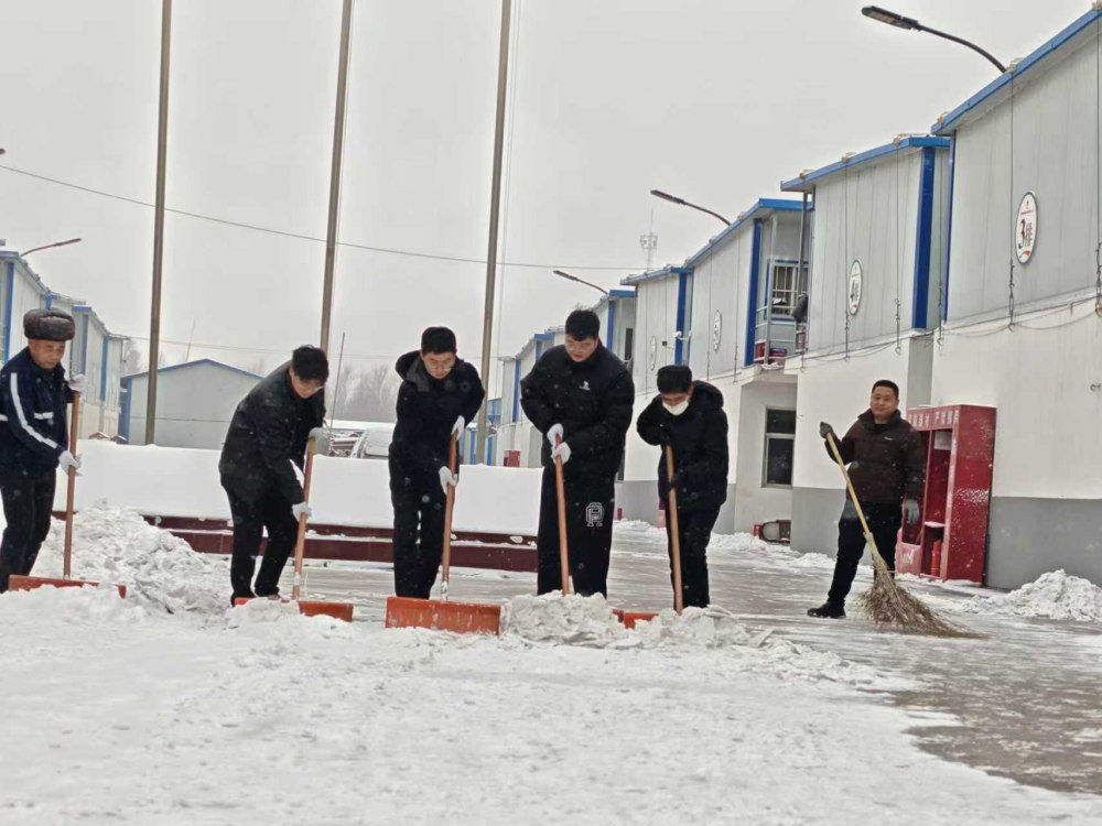 陜煤建設(shè)煤礦運(yùn)營服務(wù)分公司：設(shè)備“御醫(yī)”開良方，雪后問診保平安