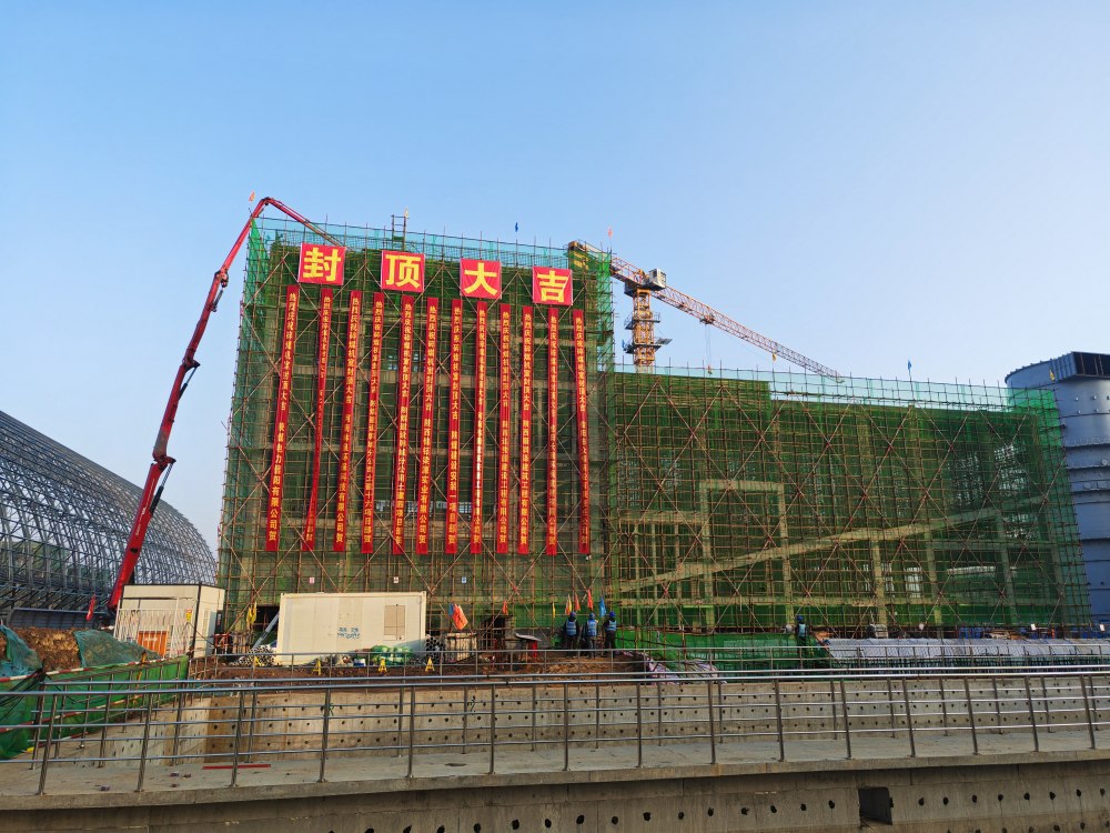 7座“中樞”全線封頂，陜煤建設韓城分公司土建十六項目部承建的陜煤信陽電廠輸煤“骨架”巍然挺立