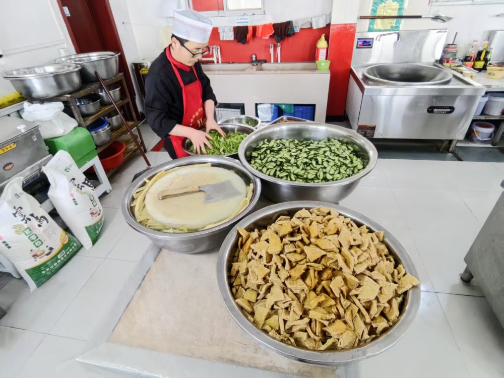 陜煤建設(shè)煤礦運(yùn)營服務(wù)分公司：春節(jié)臨近樹新風(fēng) 勤儉節(jié)約護(hù)“舌尖文明”